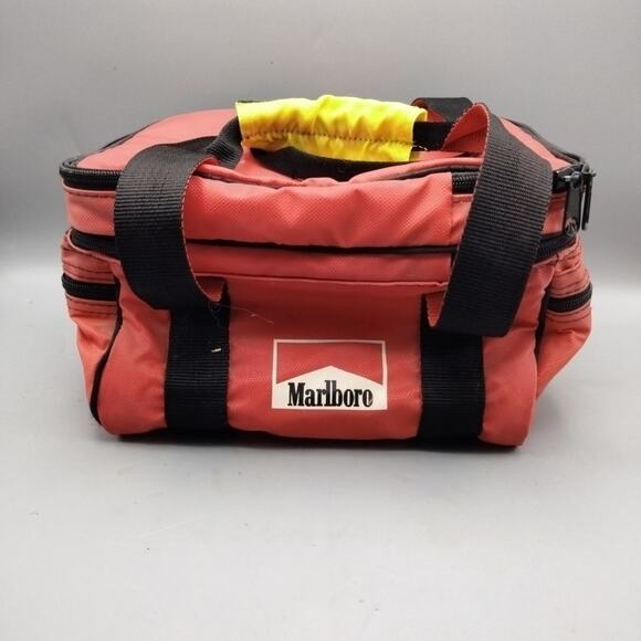 VINTAGE Marlboro Small Red Cooler Bag Insulated Lunch Box with Multiple Pockets - Picture 3 of 6